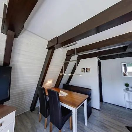 Prázdninový dům Nurdachhaus In *
